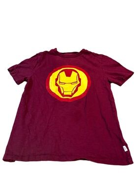 Boys GAP Burgundy Superhero Iron Mask Graphic Tee with Yellow Emblem Size Medium
